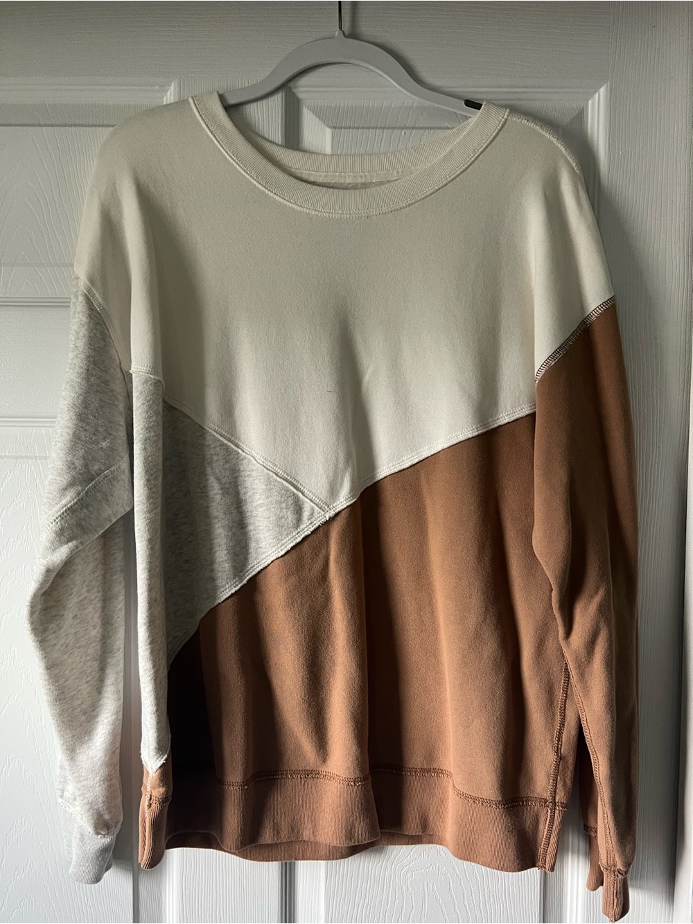 Abercrombie & Fitch Colorblock Pullover Sweatshirt in Cream, Light Gray & Brown